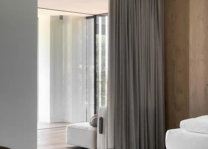 Kaiserau-hoefl * Bozen